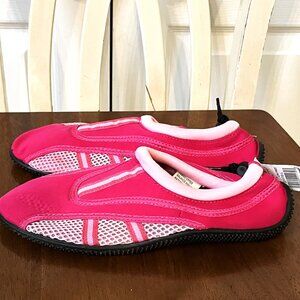 NWT LADIES SIZE 8 PINK WATER SHOES ADJUSTABLE STRAP BY EASY